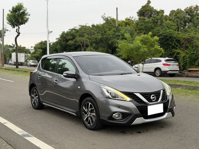 只跑8萬/女用車/旗艦版/原鈑漂亮車/carplay  第14張相片