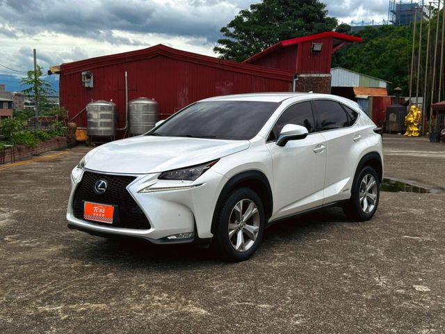 Lexus NX  第4張相片