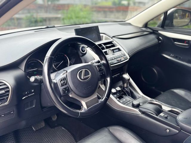 Lexus NX  第6張相片