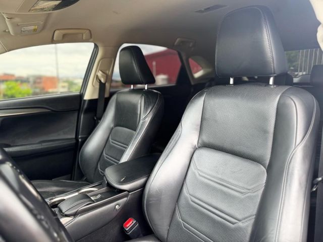 Lexus NX  第8張相片
