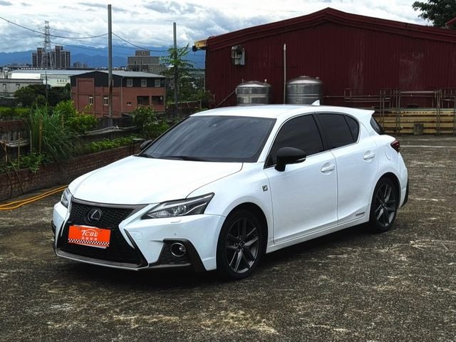 Lexus CT200H  第4張相片