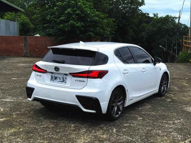 Lexus CT200H  第7張相片