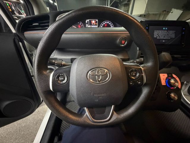 2023 Toyota Sienta 5人座豪華 恆溫空調 倒車顯影 倒車雷達 藍牙通訊 摸門解鎖  第15張相片