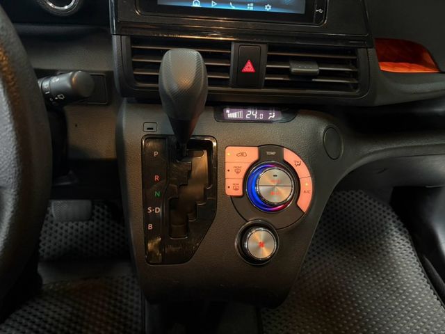 2023 Toyota Sienta 5人座豪華 恆溫空調 倒車顯影 倒車雷達 藍牙通訊 摸門解鎖  第17張相片