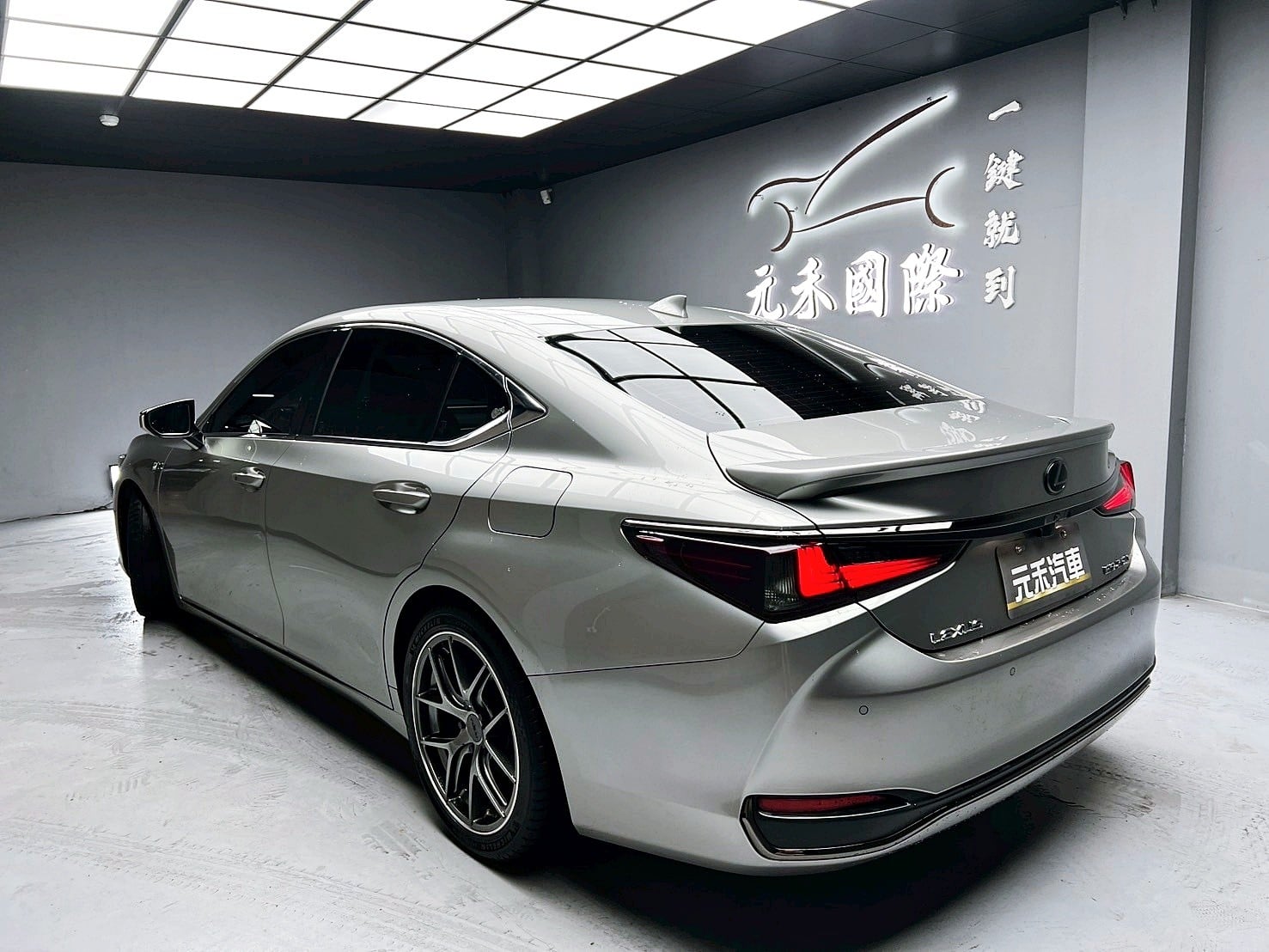可回原廠 2021 Lexus ES250 F-Sport『小李經理』元禾國際車業/特價中/一鍵就到  第3張相片