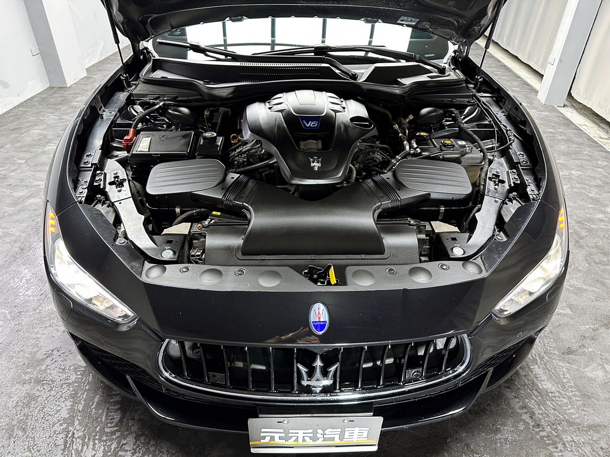 全台到府賞車 2014 Maserati Ghibli SQ4『小李經理』元禾國際車業/中古車/促銷中  第15張相片