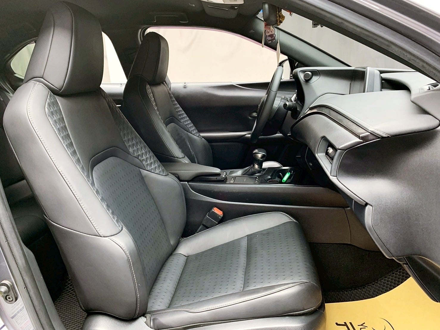 全台到府賞車 2019/20 Lexus UX250h 豪華版『小李經理』元禾國際車業/中古車/促銷中  第17張相片
