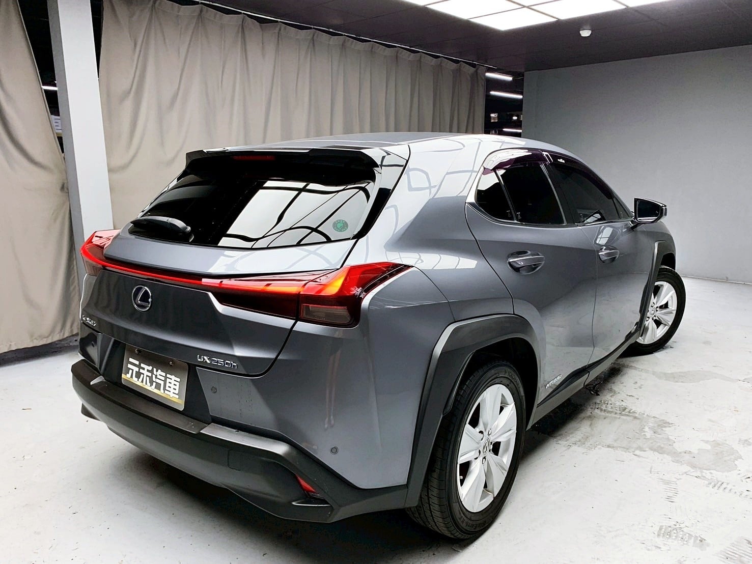 全台到府賞車 2019/20 Lexus UX250h 豪華版『小李經理』元禾國際車業/中古車/促銷中  第19張相片