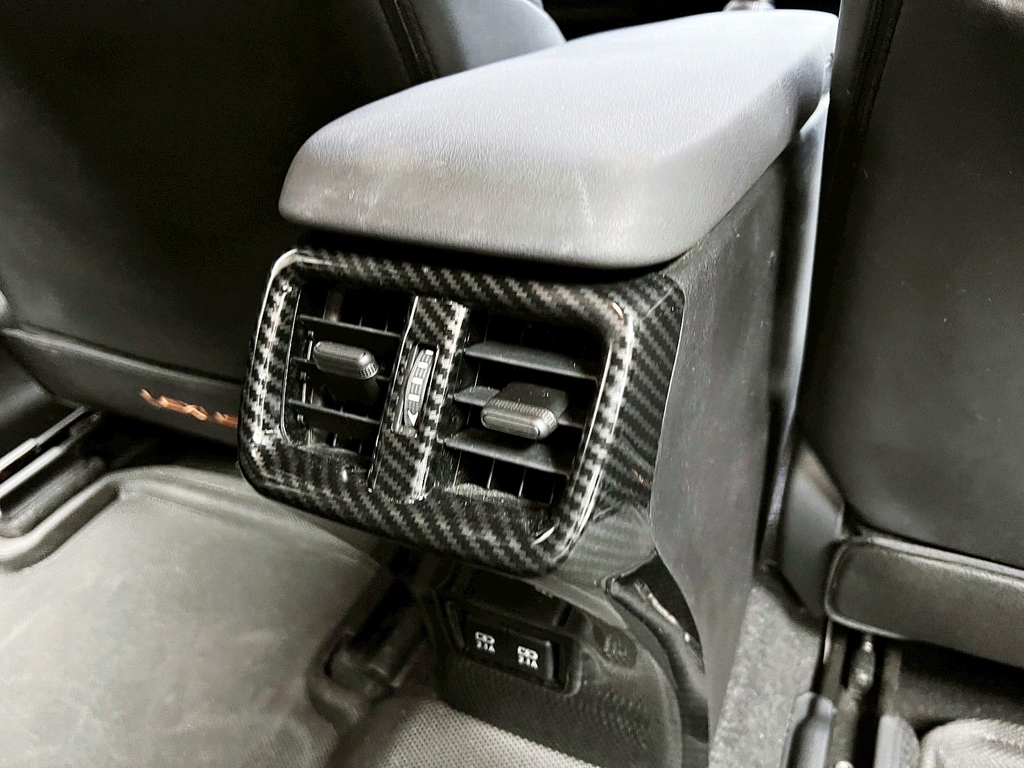 全台到府賞車 2019/20 Lexus UX250h 豪華版『小李經理』元禾國際車業/中古車/促銷中  第11張相片