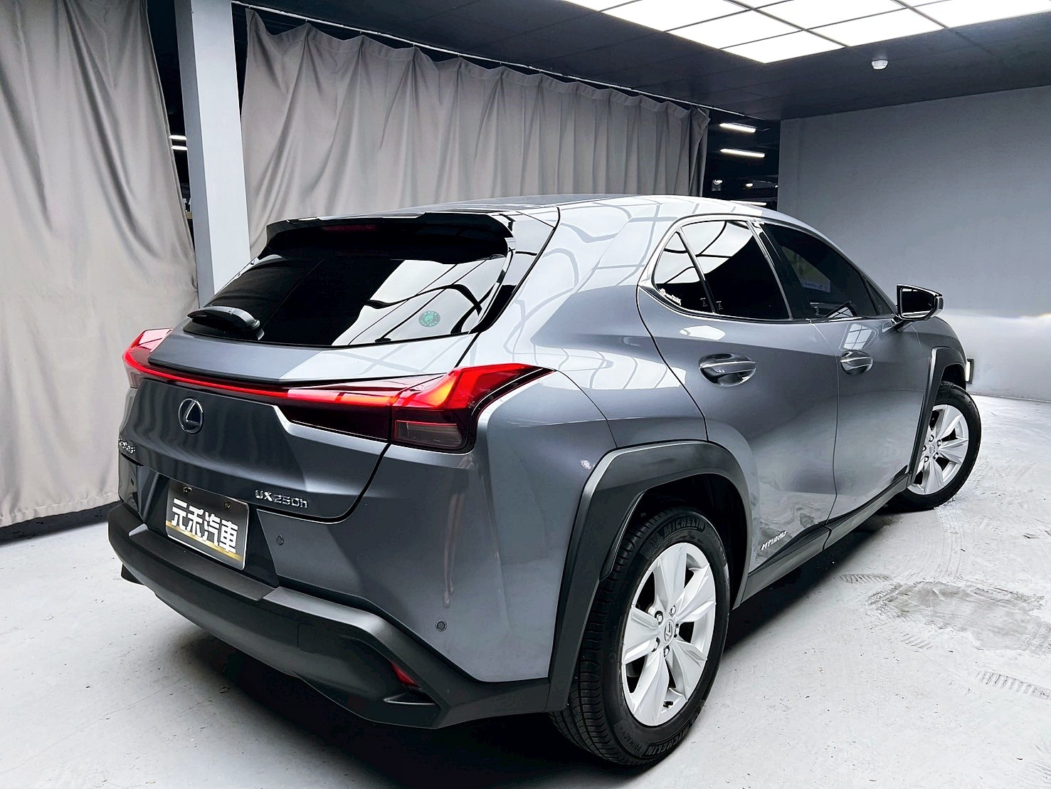全台到府賞車 2019/20 Lexus UX250h 豪華版『小李經理』元禾國際車業/中古車/促銷中  第17張相片