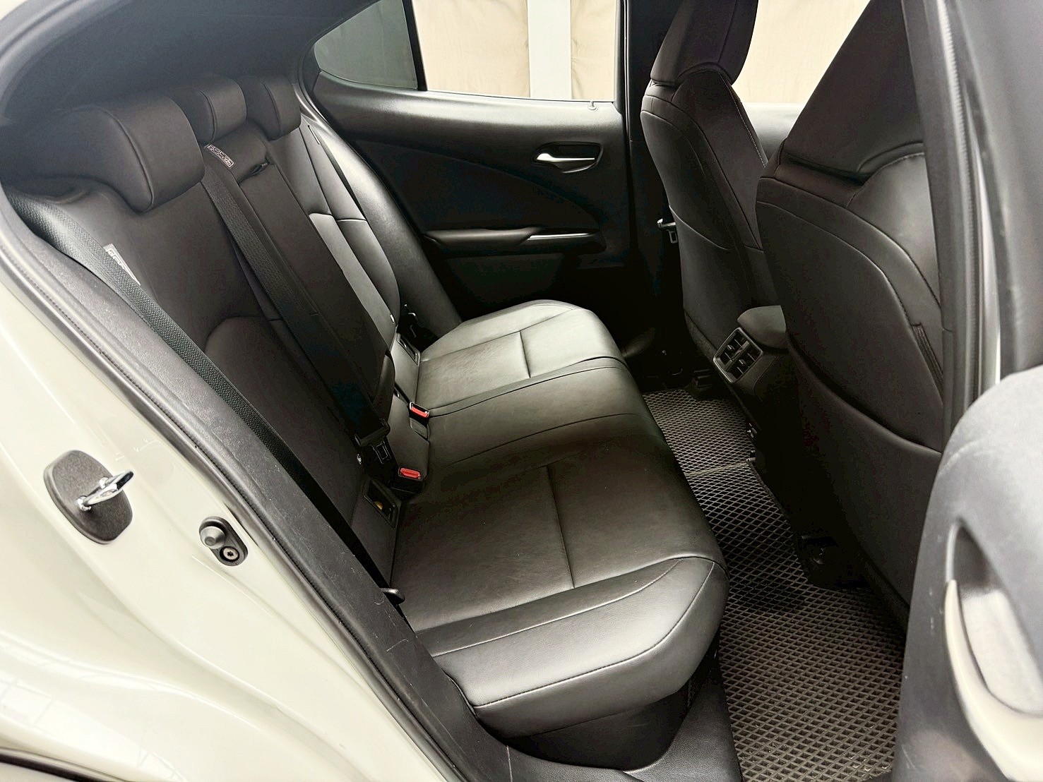 全台到府賞車 2022 Lexus UX250h 豪華版『小李經理』元禾國際車業/中古車/促銷中  第13張相片