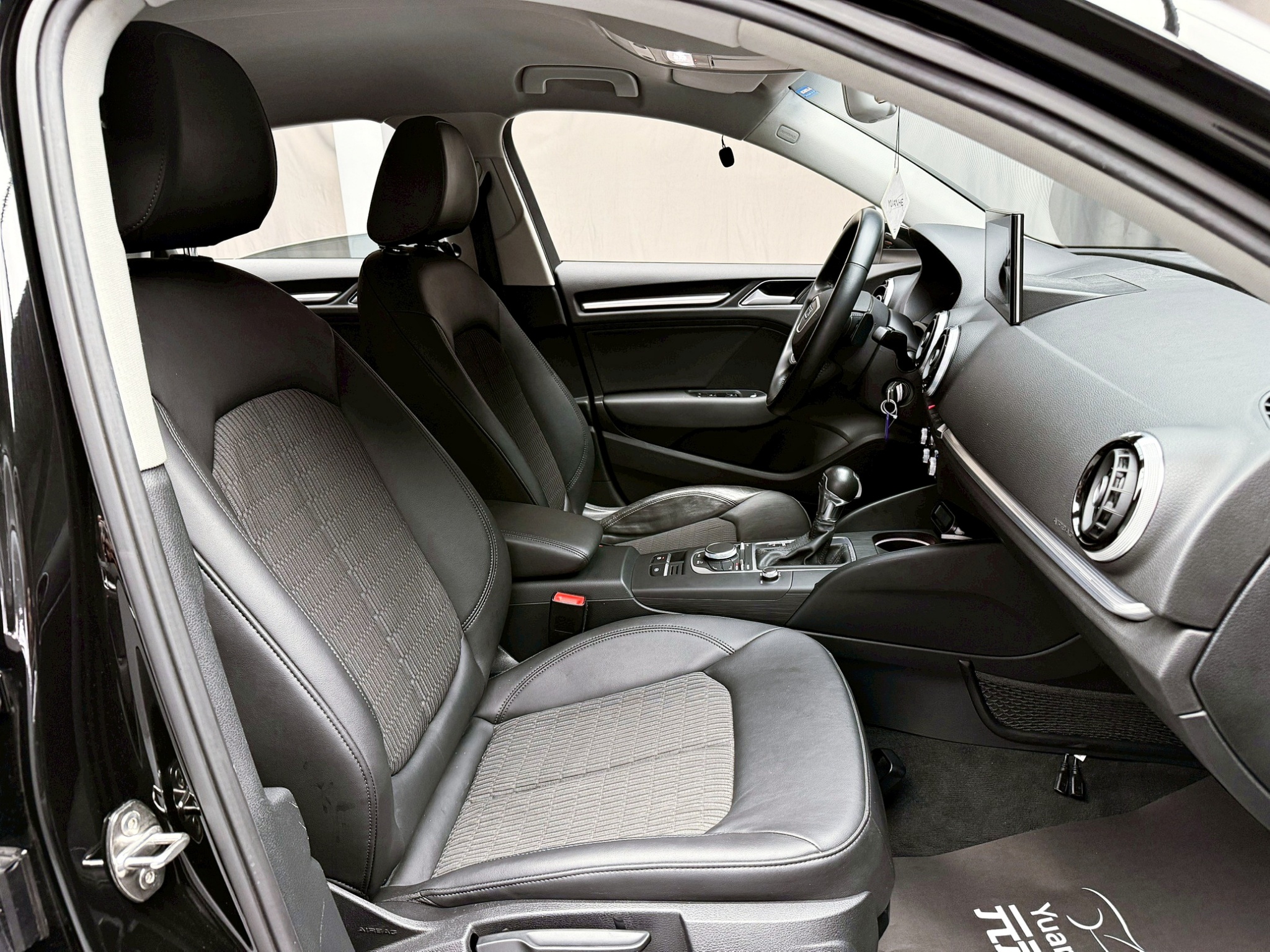 全台到府賞車 2015/16 Audi A3 Sedan 30TFSI『小李經理』元禾國際車業/中古車/促銷中  第12張相片