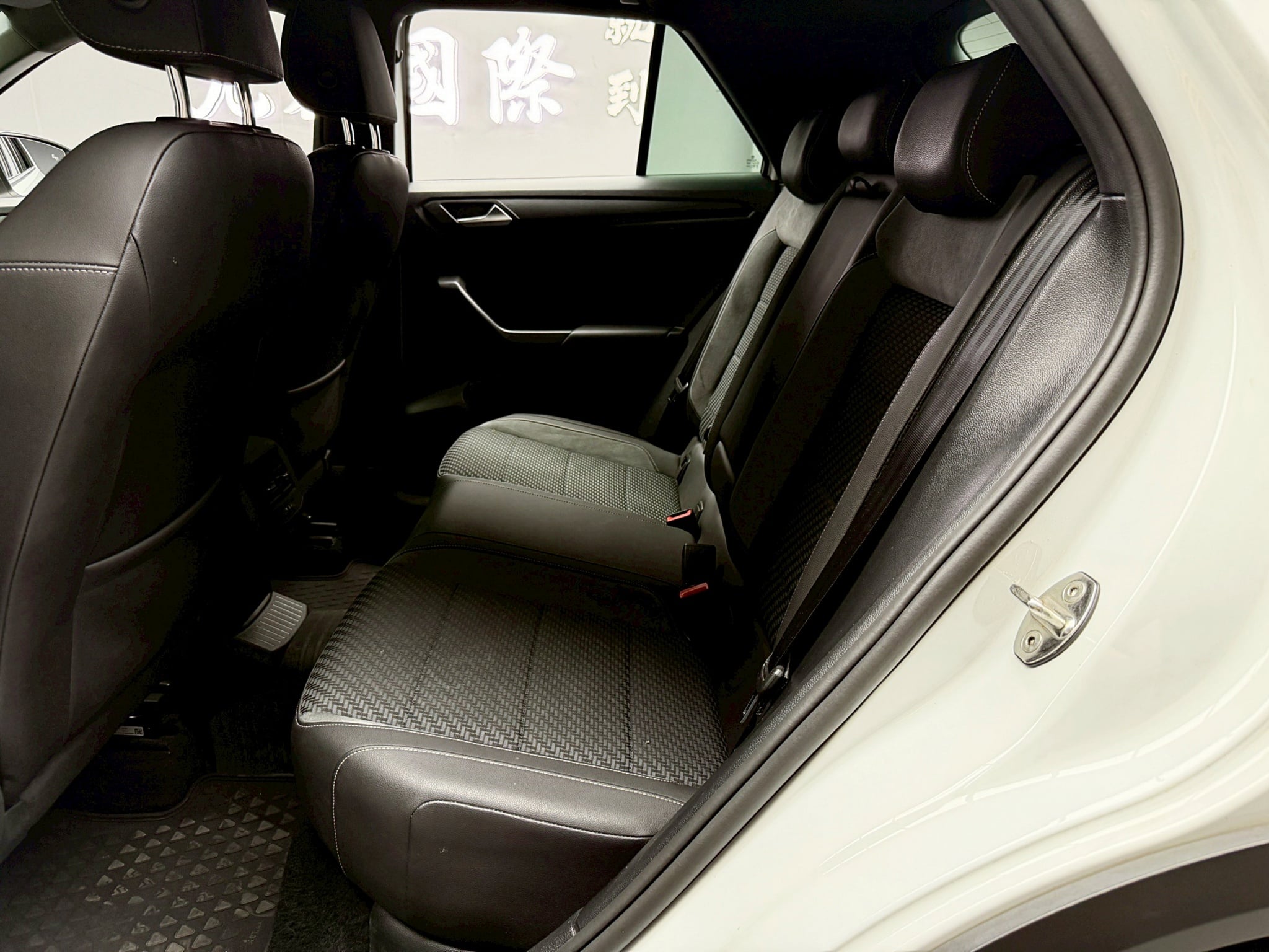 全台到府賞車 2020/21 Volkswagen TROC 330TSI R-Line Performance 4Motion『小李經理』元禾國際車業/中古車/促銷中  第13張相片