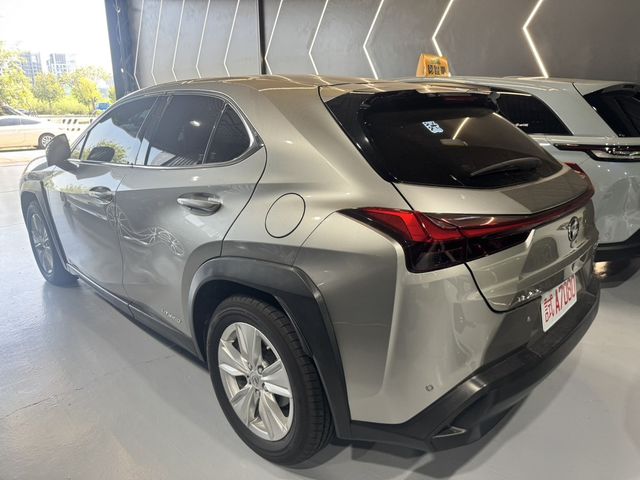 LEXUS凌志 UX250H  第3張相片