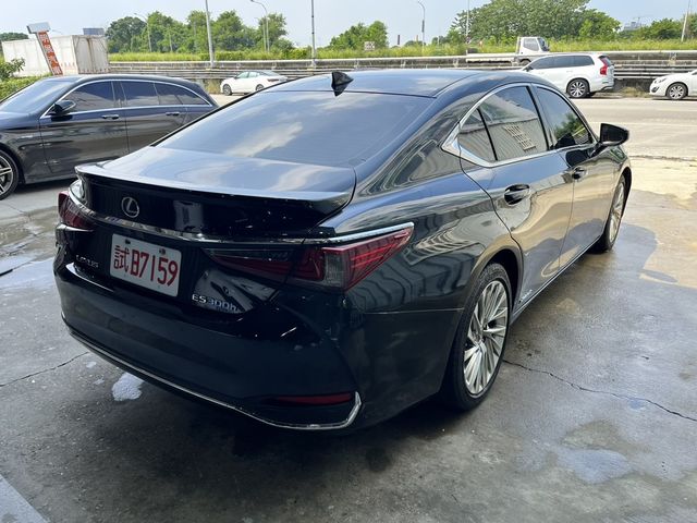 LEXUS凌志 ES300H  第3張相片