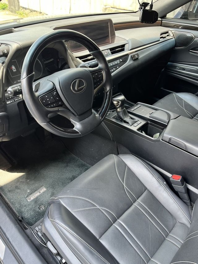 LEXUS凌志 ES300H  第5張相片