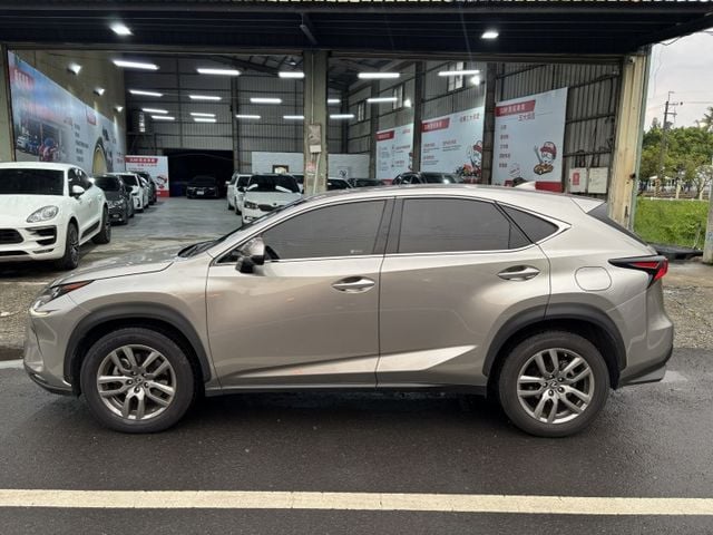 高貴不貴 高妥善進口休旅 2018 LEXUS NX300 頂級版 2.0渦輪 里程11.5萬公里 可保固 認證車‼️  第2張相片