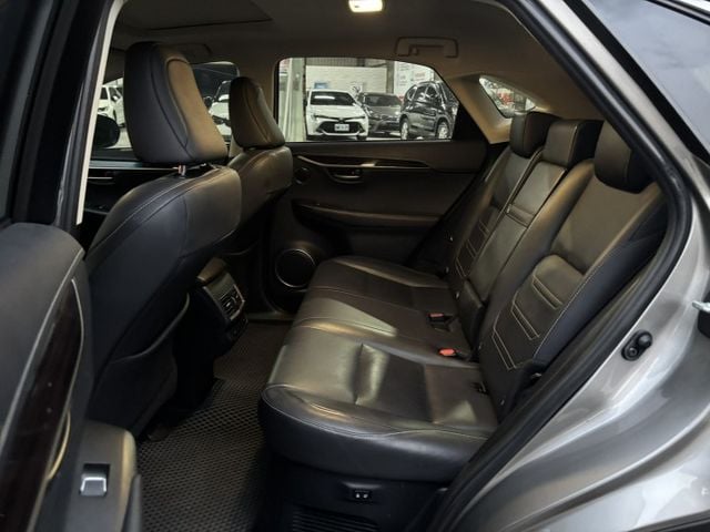 高貴不貴 高妥善進口休旅 2018 LEXUS NX300 頂級版 2.0渦輪 里程11.5萬公里 可保固 認證車‼️  第9張相片
