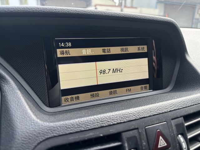 2009 BENZ E350 COUPE 里程15.5萬公里 原鈑件 可認證‼️ 車況超讚 有HK音響  第10張相片