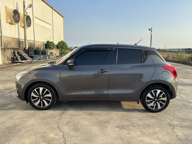 2018 SUZUKI SWIFT 1.0T 里程10.2萬公里 原鈑件 可保固 可認證‼️LED頭燈 LED尾燈  第3張相片