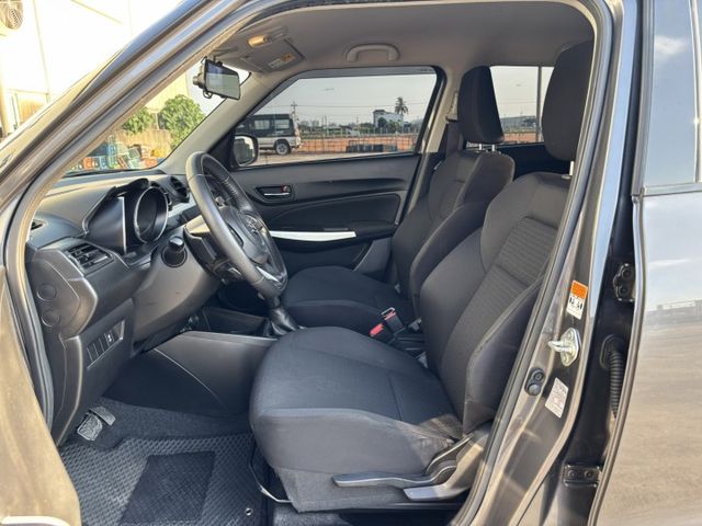 2018 SUZUKI SWIFT 1.0T 里程10.2萬公里 原鈑件 可保固 可認證‼️LED頭燈 LED尾燈  第8張相片