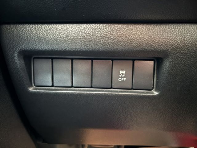 2018 SUZUKI SWIFT 1.0T 里程10.2萬公里 原鈑件 可保固 可認證‼️LED頭燈 LED尾燈  第17張相片