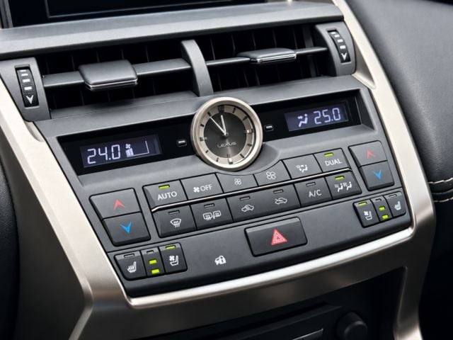 NX200T！17年式！一手車！原廠保養！冷熱通風記憶椅！電尾門！撥片！數位電視！藍芽！可全貸！台中在地30年老店！  第11張相片