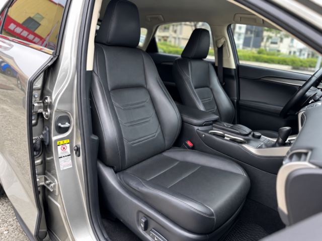 NX200T！17年式！一手車！原廠保養！冷熱通風記憶椅！電尾門！撥片！數位電視！藍芽！可全貸！台中在地30年老店！  第12張相片