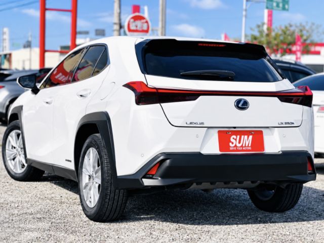 油電豪華！原廠保固中！全速域跟車！摸門！360環景！CarPlay！腳踢尾門！盲點！前後紀錄！雙前電動加熱椅！可全貸！  第2張相片