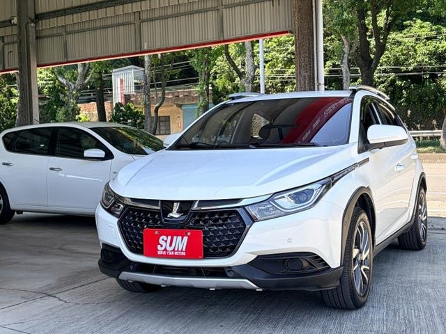 AR環景版＊女用一手車＊車庫車＊原廠保養＊原版件認證車＊最適合新手駕駛跨界小休旅＊可全額貸款可換車＊  第2張相片