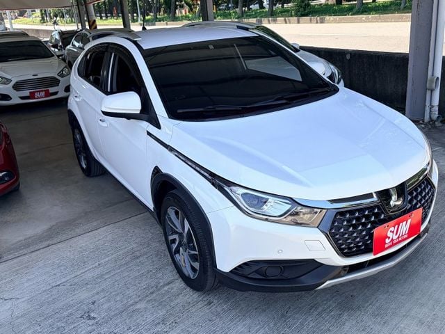AR環景版＊女用一手車＊車庫車＊原廠保養＊原版件認證車＊最適合新手駕駛跨界小休旅＊可全額貸款可換車＊  第6張相片