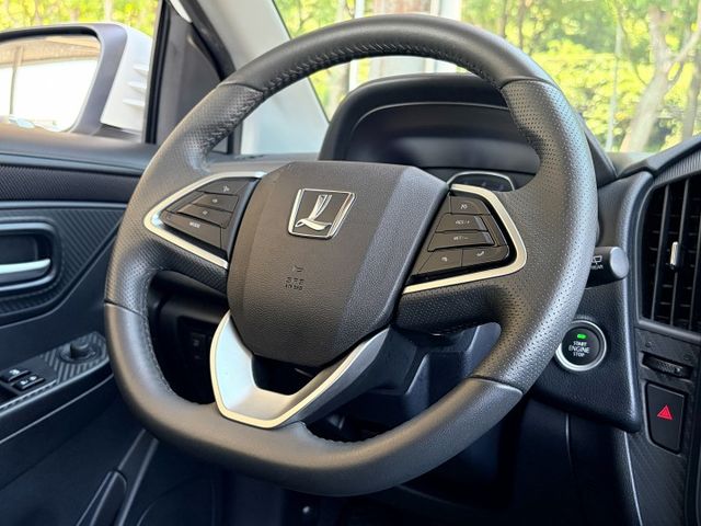 AR環景版＊女用一手車＊車庫車＊原廠保養＊原版件認證車＊最適合新手駕駛跨界小休旅＊可全額貸款可換車＊  第19張相片