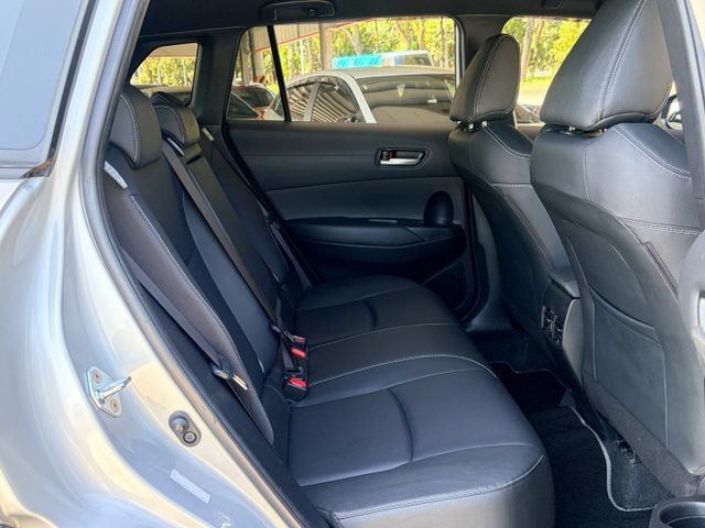 24年小改款豪華型＊一手車＊原廠保養＊原廠保固中＊全車原版件＊認證車＊科技銀＊無線CARPLAY＊可全額貸款可換車＊  第14張相片