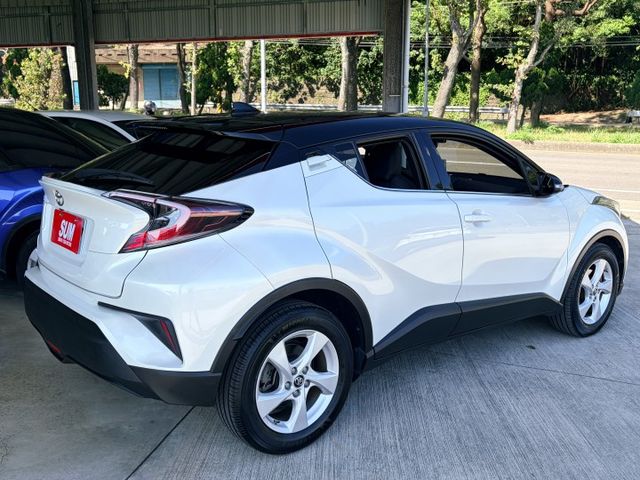 2019年式+19年掛牌＊豪華型精裝版＋雙色＊自用一手車＊全車原版件＊認證車＊原裝進口跨界小跑旅＊可全額貸款可換車＊實車  第3張相片