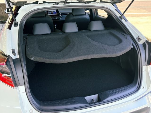 2019年式+19年掛牌＊豪華型精裝版＋雙色＊自用一手車＊全車原版件＊認證車＊原裝進口跨界小跑旅＊可全額貸款可換車＊實車  第13張相片