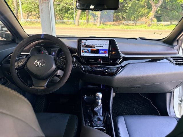 2019年式+19年掛牌＊豪華型精裝版＋雙色＊自用一手車＊全車原版件＊認證車＊原裝進口跨界小跑旅＊可全額貸款可換車＊實車  第14張相片