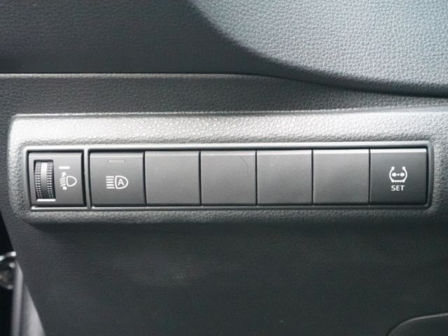 ▲尊爵版，只跑２萬，原廠保固中▲升級影音安卓機，CarPlay▲盲點，全速域，七氣囊，免鑰匙，恆溫，胎壓，原鈑件可全貸  第18張相片