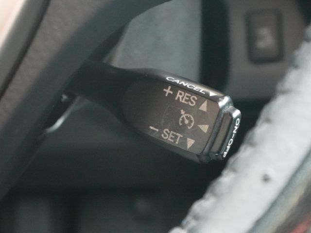 ▲最頂級4WD版，新車123.9萬，全車原鈑件▲升級數萬元影音配備▲六氣囊，電動椅，HID頭燈，免鑰匙，恆溫，定速  第16張相片