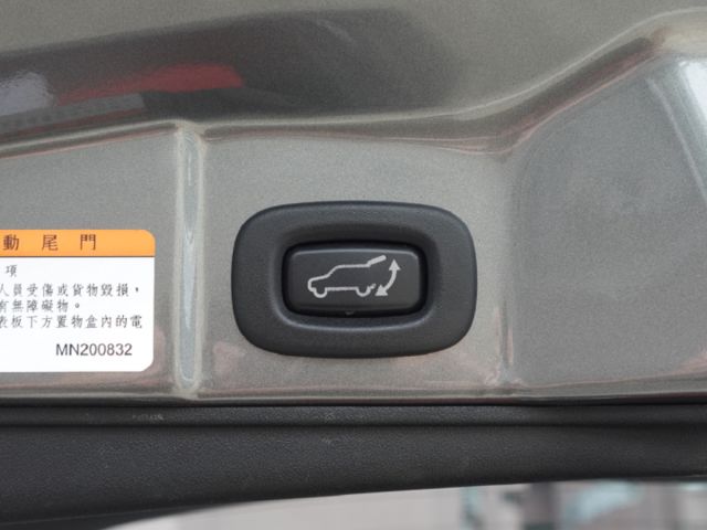 ▲最頂級輕鬆型，才有免鑰匙，電尾門▲只跑５萬，原鈑件，原廠保固中▲四顆輪胎剛換▲升級安卓導航機，CarPlay，前後錄影  第20張相片