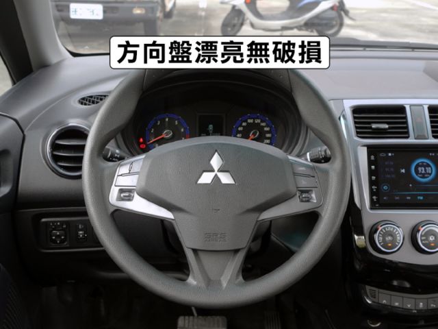 ▲最頂級時尚版，只跑３萬，原廠保固中▲選配原廠盲點▲升級安卓導航▲電尾門，免鑰匙，恆溫，定速，感應大燈，原鈑件～可全額貸  第8張相片