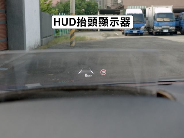 ▲Active任性版，只跑７萬，全原廠保養▲超美無菸車，全車原鈑件▲Lv2跟車，盲點，免鑰匙，電動椅，手機CarPlay  第12張相片