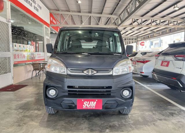 [自排]僅跑6萬2 全程原廠保養 原鈑件認證車 雙氣囊/定速/循跡/盲點/後排冷氣/倒車雷達  第2張相片