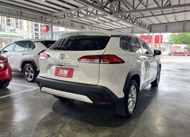 豪華影音版 原廠保養 原鈑件認證車 7氣囊/i-key/摸門/恆溫/循跡/ACC/AEB/倒車影像  第7張相片
