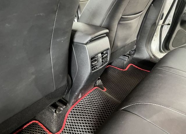 豪華影音版 原廠保養 原鈑件認證車 7氣囊/i-key/摸門/恆溫/循跡/ACC/AEB/倒車影像  第13張相片