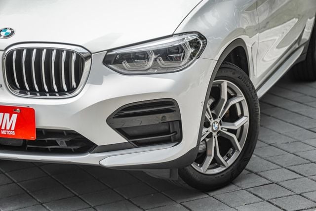 正21出廠｜白金領航版｜全車原鈑件｜末代純油車｜HK音響｜抬頭顯示器｜無線CARPLAY｜LV2自動跟車｜腳踢尾門  第5張相片