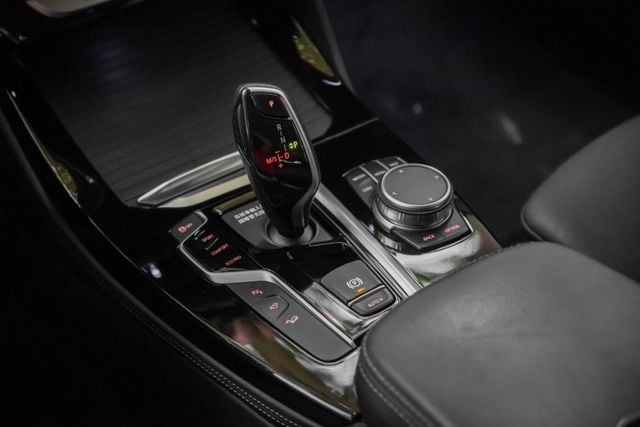 正21出廠｜白金領航版｜全車原鈑件｜末代純油車｜HK音響｜抬頭顯示器｜無線CARPLAY｜LV2自動跟車｜腳踢尾門  第13張相片