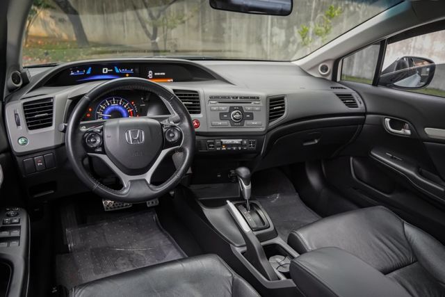 全車原鈑件｜VTIS版｜車況優質｜內外乾淨漂亮｜一手車皆在原廠保養｜ORO胎壓偵測器｜HID頭燈｜換檔撥片｜四輪米其林胎  第7張相片