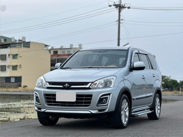 一手車 非載貨用 後出風口 側踏板 內裝保持很好 賞車另有優惠價  第1張相片