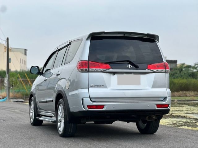 一手車 非載貨用 後出風口 側踏板 內裝保持很好 賞車另有優惠價  第2張相片