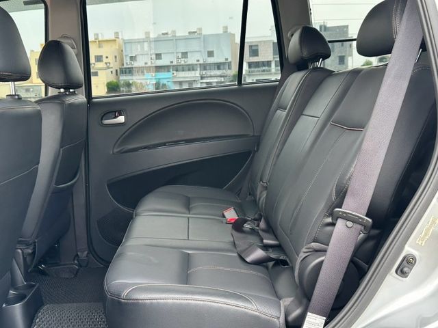 一手車 非載貨用 後出風口 側踏板 內裝保持很好 賞車另有優惠價  第7張相片